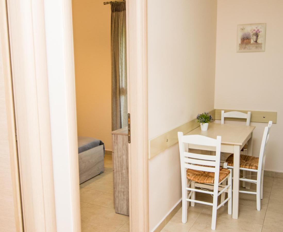 Achillion Aparthotel Paralía Buitenkant foto